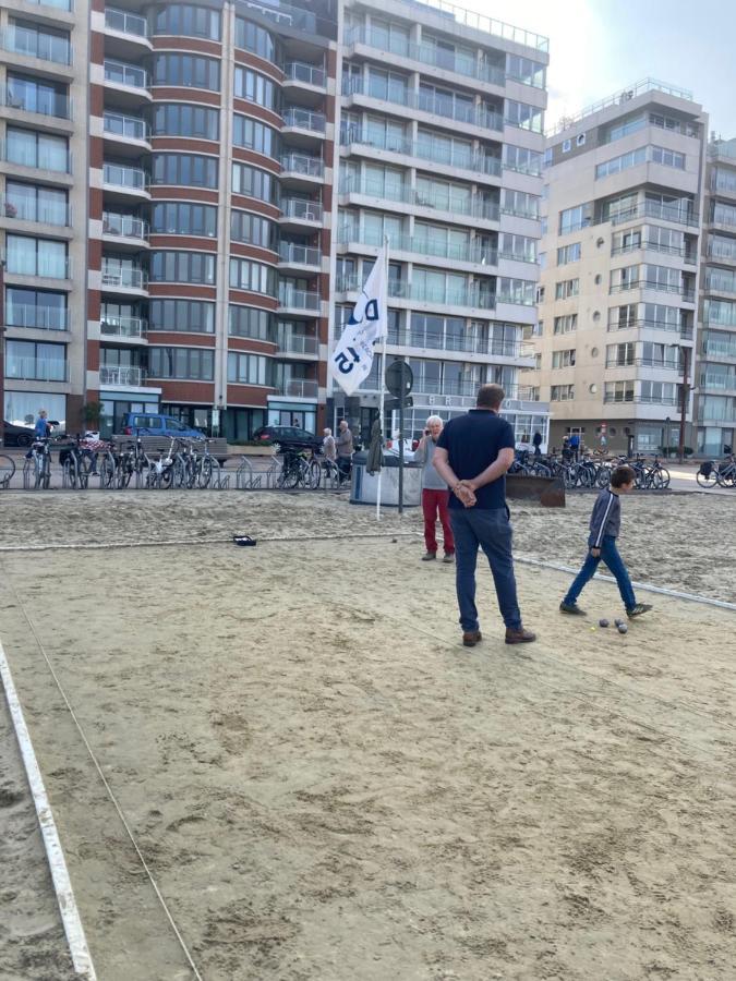 Appartement Met Zicht Op Zee Knokke-Heist Exteriör bild